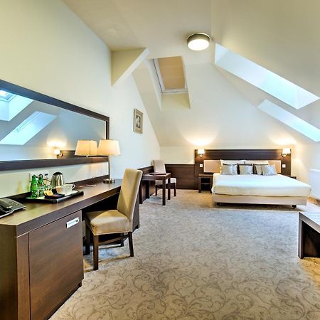 Hotel Luxor Люблин Экстерьер фото