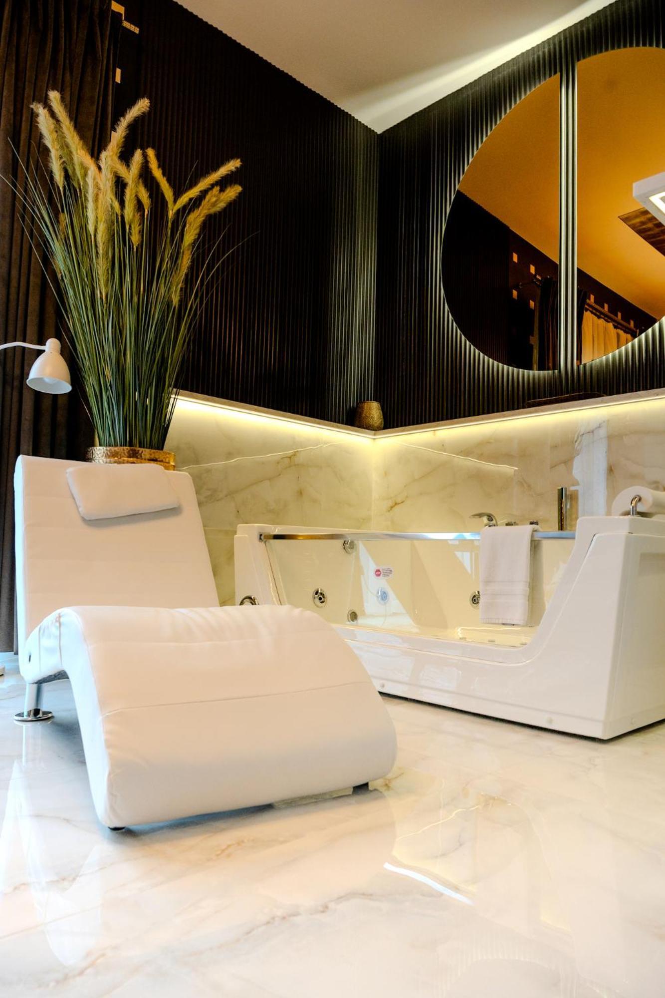 Hotel Luxor Люблин Экстерьер фото