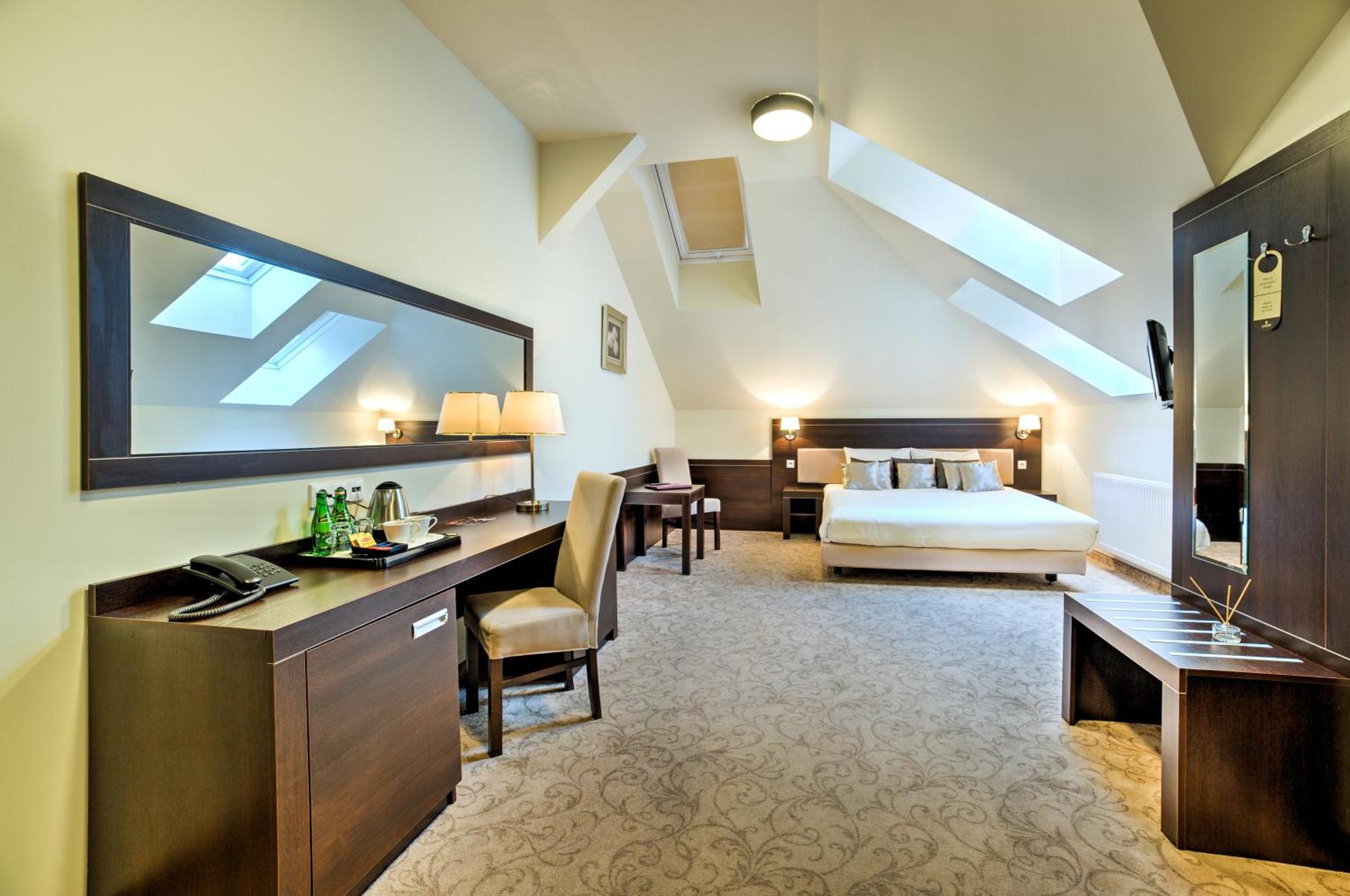 Hotel Luxor Люблин Экстерьер фото