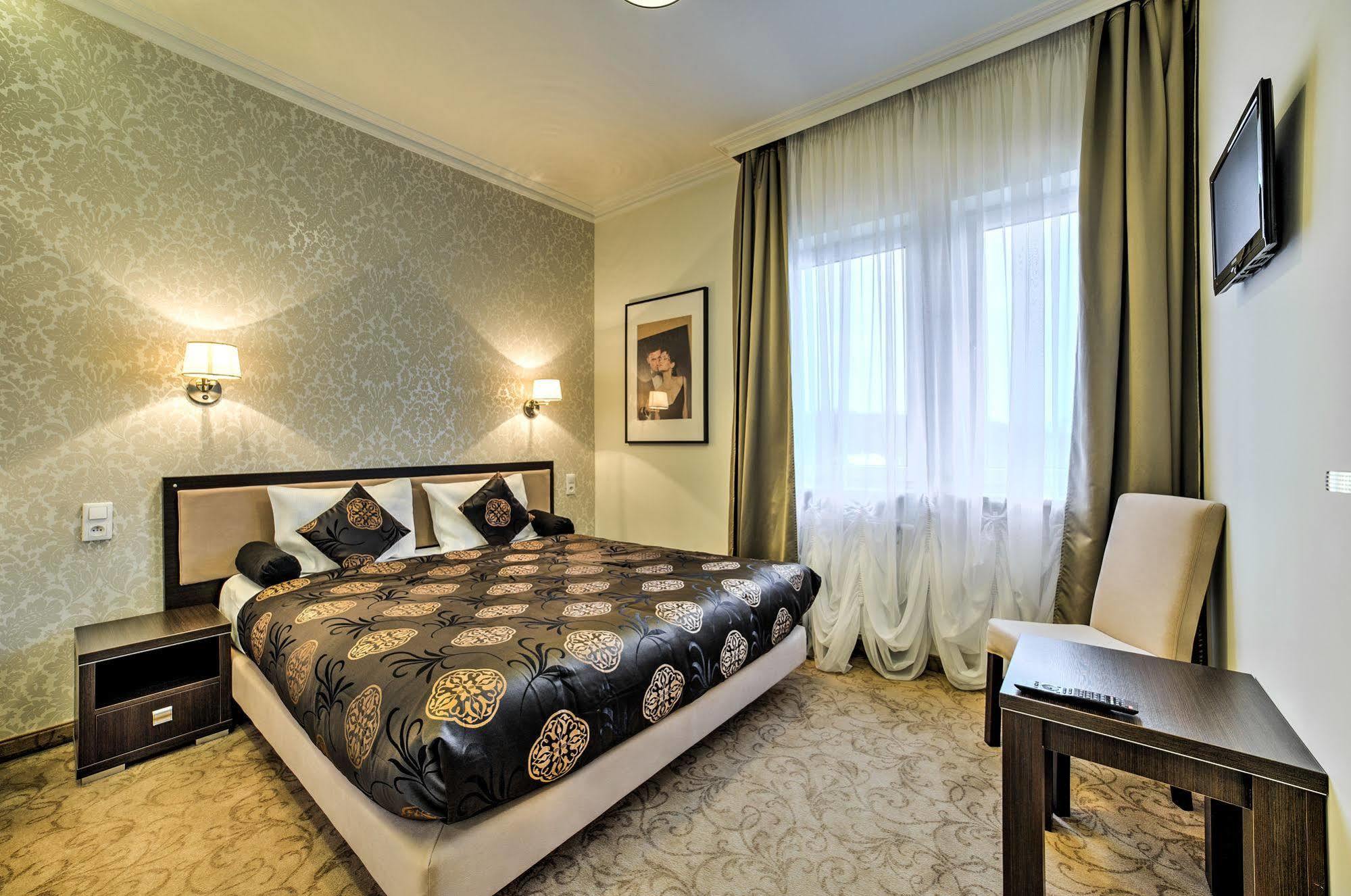 Hotel Luxor Люблин Экстерьер фото